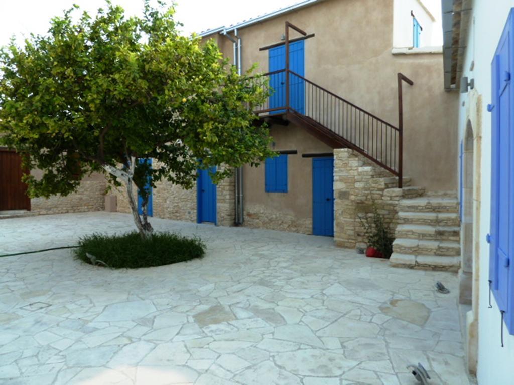 To Archontiko Tis Anastasias Athienou Exterior photo